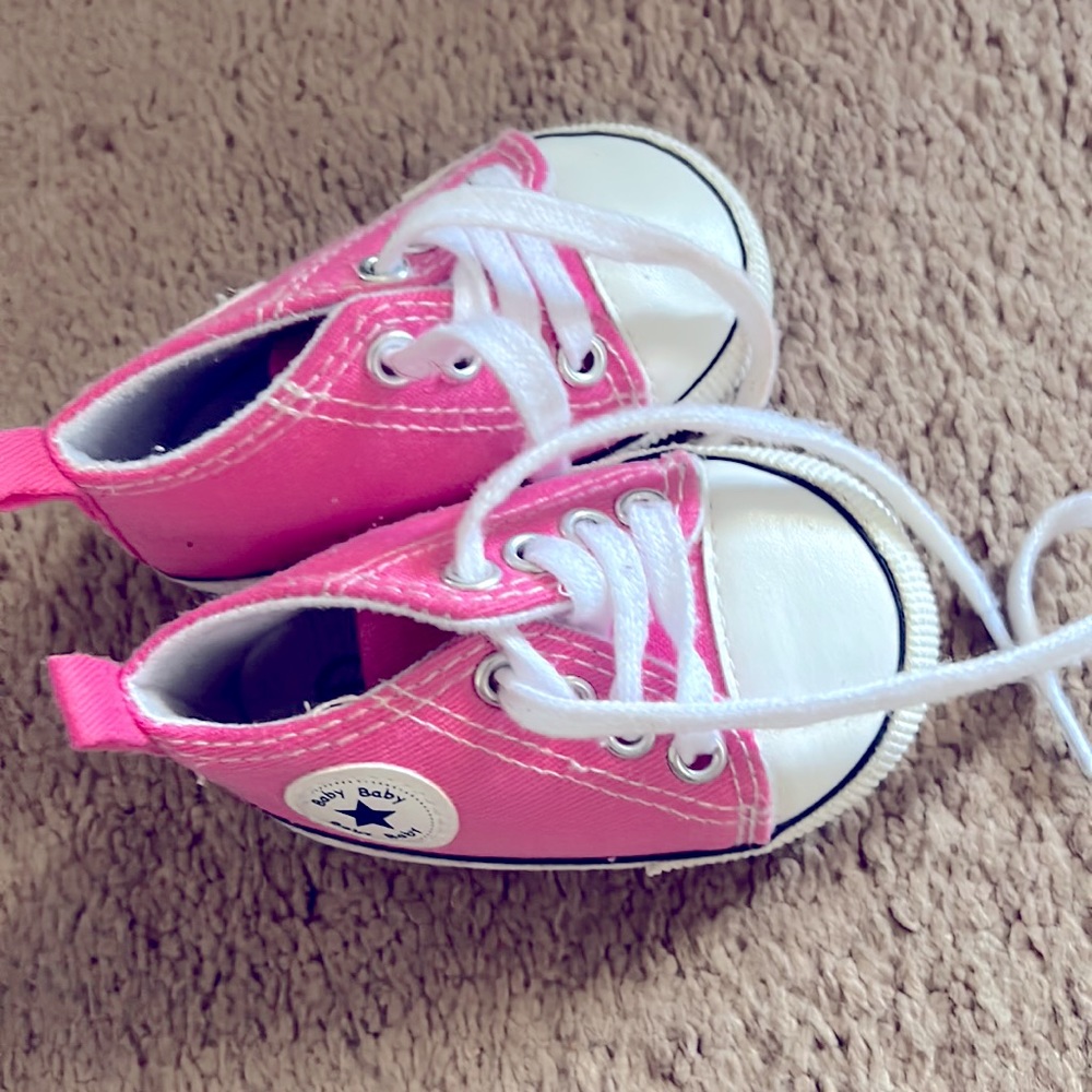 Pink soft bottom baby girl shoes